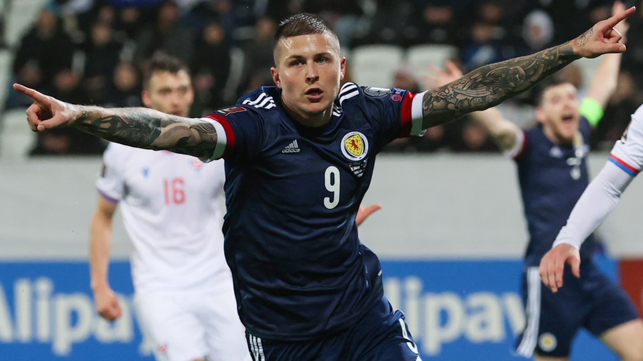 Faroe Islands 0-1 Scotland: Lyndon Dykes rescues sloppy Scots