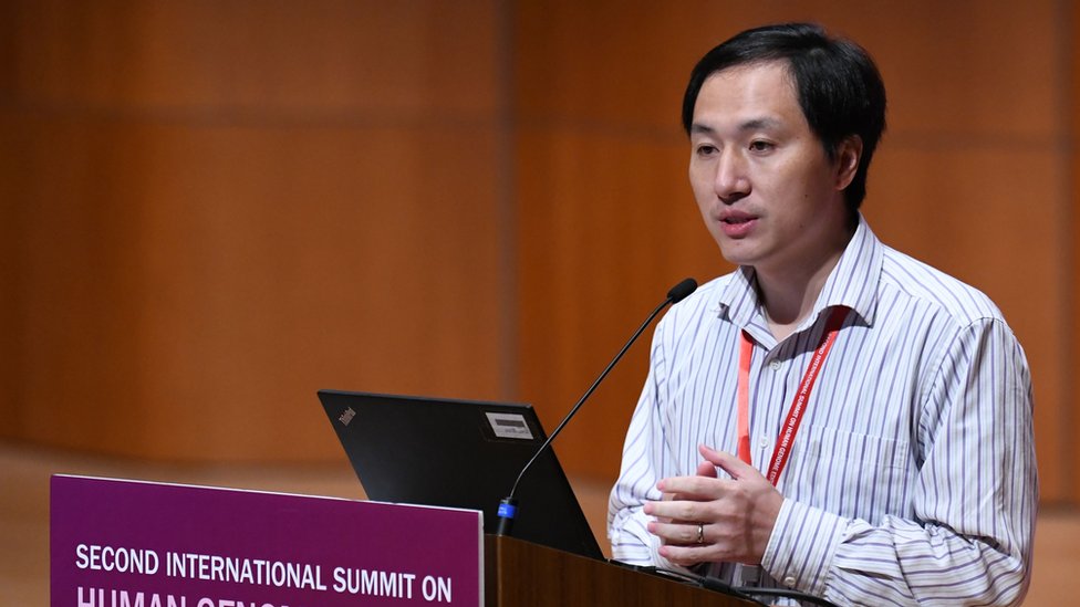 Ilmuwan Cina He Jiankui berbicara di Konferensi Internasional Rekayasa Genetika Manusia Kedua di Hong Kong