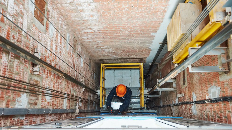 Las técnicas para construirlos han avanzado en los últimos años. Reparación de un ascensor