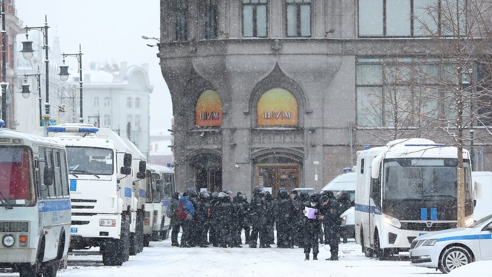 Moskova'nın merkezinde birçok polis görev yapıyor