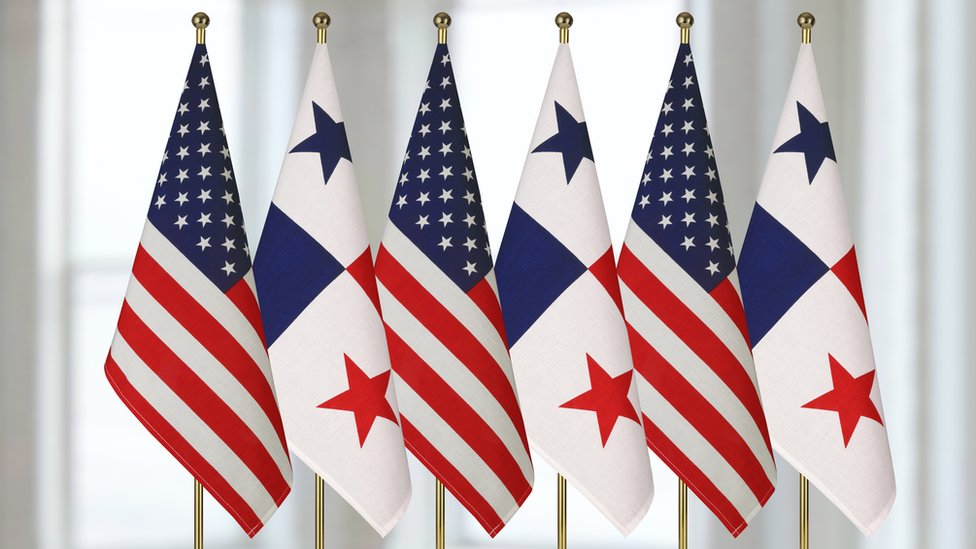 Banderas de Panama y EEUU