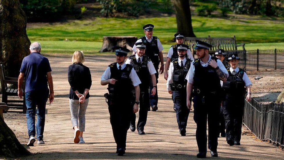 Полиция патрулирует парк