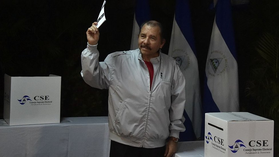 Ortega votando en 2016