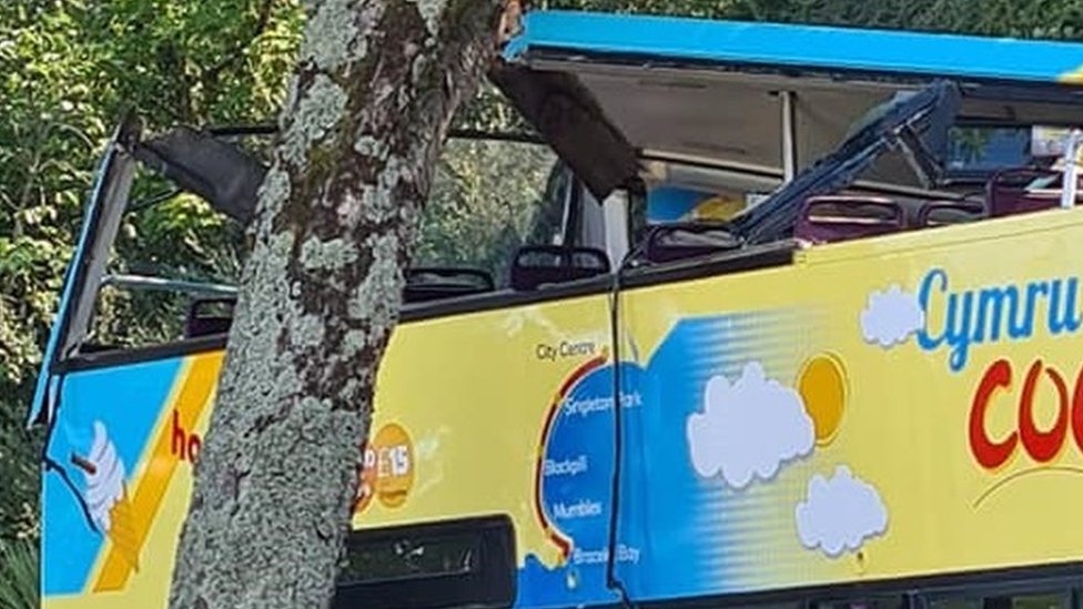 swansea to mumbles bus