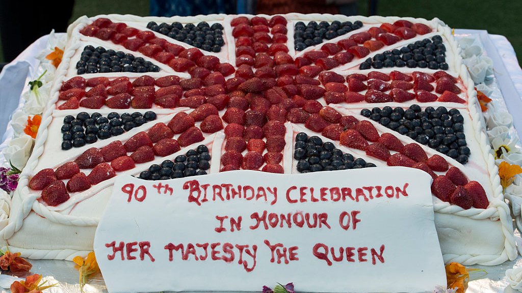 Un pastel para celebrar el 90° cumpleaños de la reina en abril del en Nueva Delhi, India.