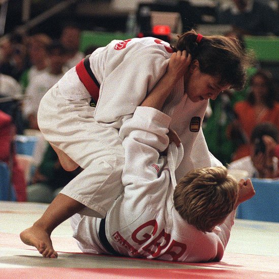 Blasco le ganó a Fairbrother la final, pero la española bromea con que no sabe si su relación sería igual si ella hubiera perdido. Blasco y Fairbrother durante la final de Barcelona 92.