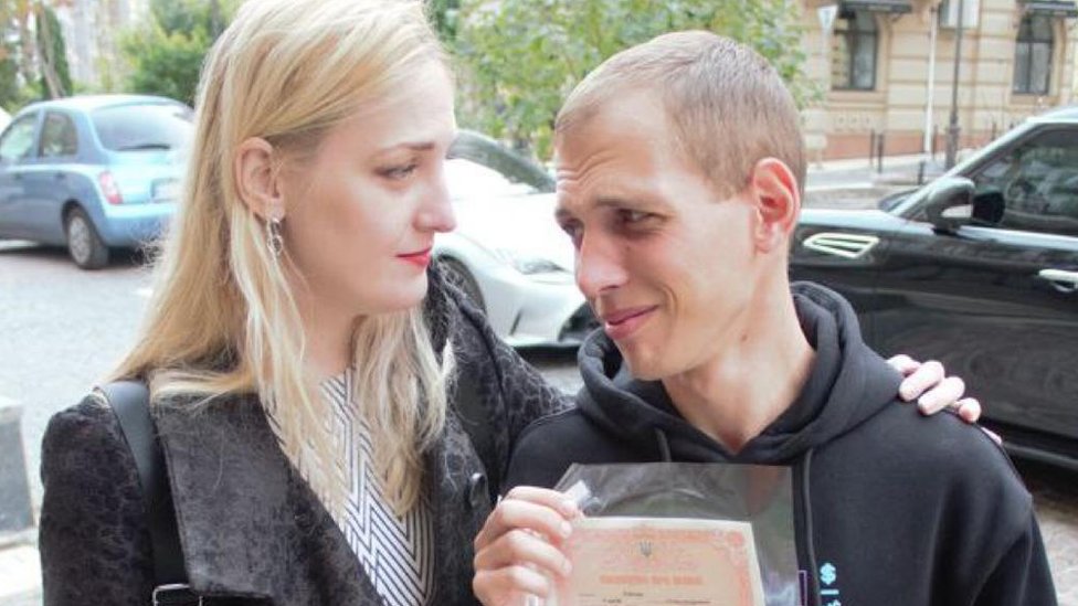 The blind Ukrainian amputee whose wifes voice kept him alive
