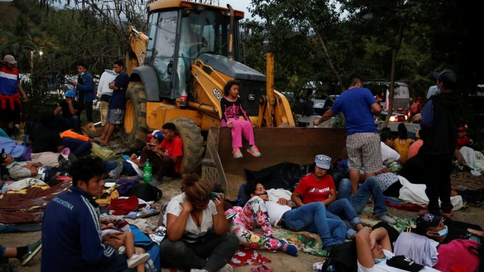 Гондурасцы, принимающие участие в новом караване мигрантов, направляющихся в Соединенные Штаты, сделают перерыв в Вадо Хондо, Гватемала
