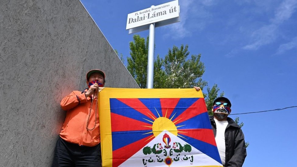Budapest roads renamed in protest against Chinese university