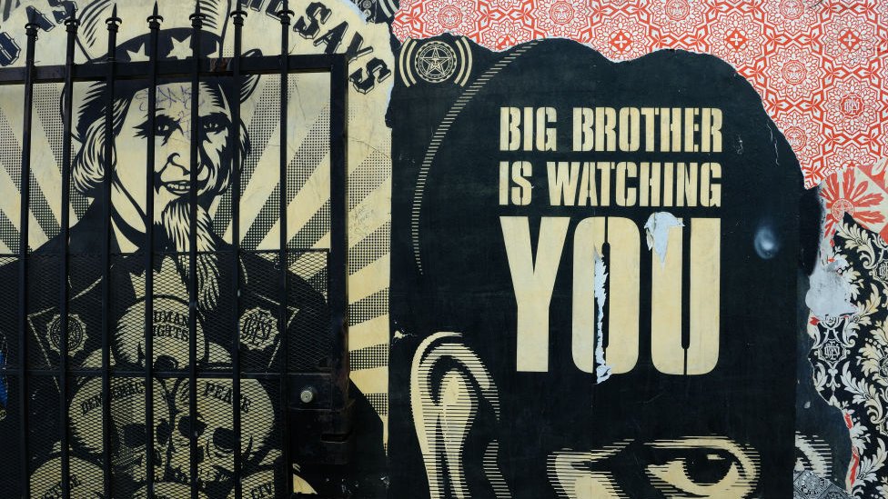 Alegoría de Big Brother, el personaje distópico y malvado de la novela 1984 de George Orwell.