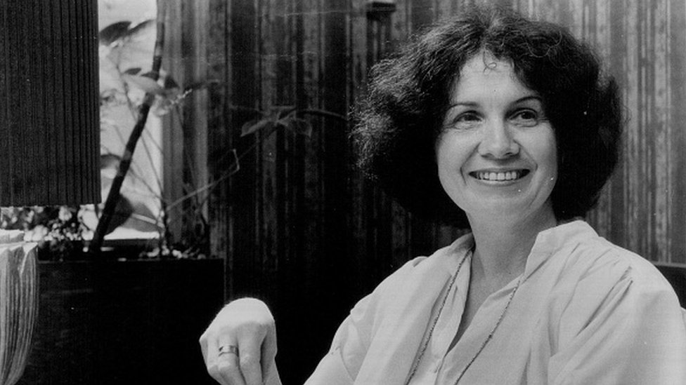 Canadian writer and Nobel prize winner Alice Munro dies at 92