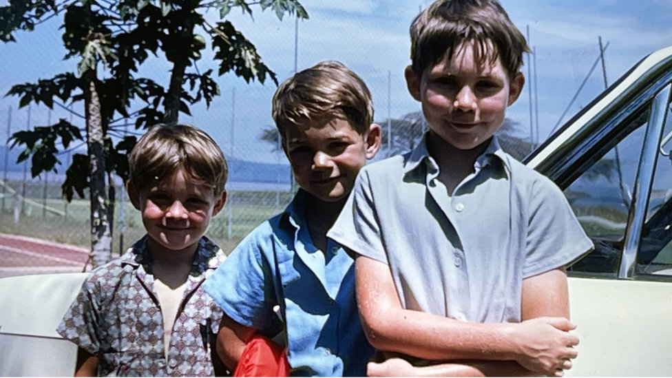 Kenneth, Christopher and Graham Townsend en Ethiopia, a finales de 1971.