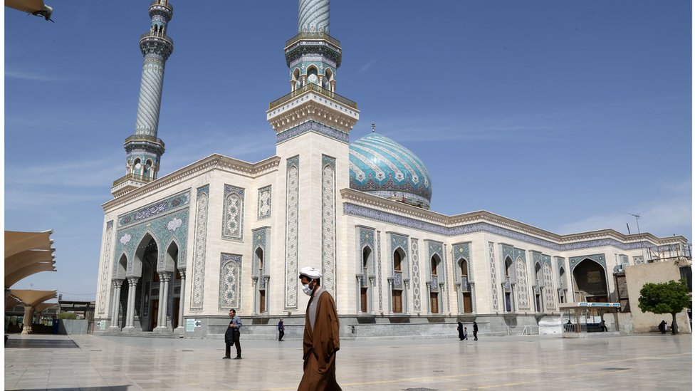 Мечеть Имама Хасана Аль-Аскари в Куме была закрыта после вспышки