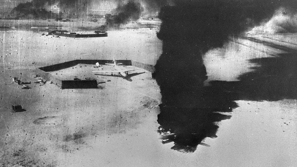 Mısır'in imha edilen bir hava üssü 5 Haziran 1967