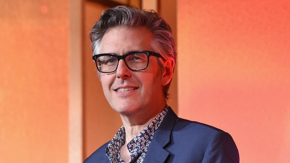 El conductor radial Ira Glass presentó el episodio "Amigo por correspondencia" del programa "This American Life" Conductor radial Ira Glass