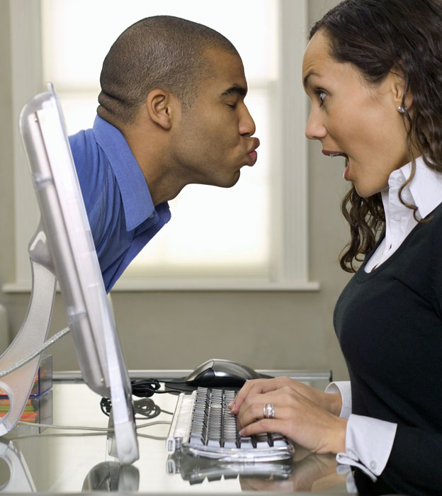 ¿Qué tal sentir a la persona con la que estás hablando? Beso