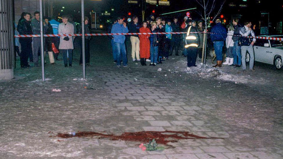 Lugar del asesinato de Olof Palme fotografiado el 1 de marzo de 1996.