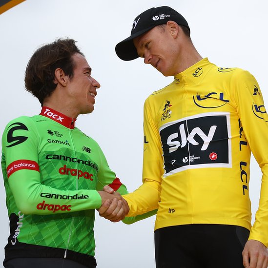 Rigoberto Urán llegó en segundo lugar en el Tour de Francia por detrás del británico Chris Froome. Rigoberto Urán y Chris Froome.