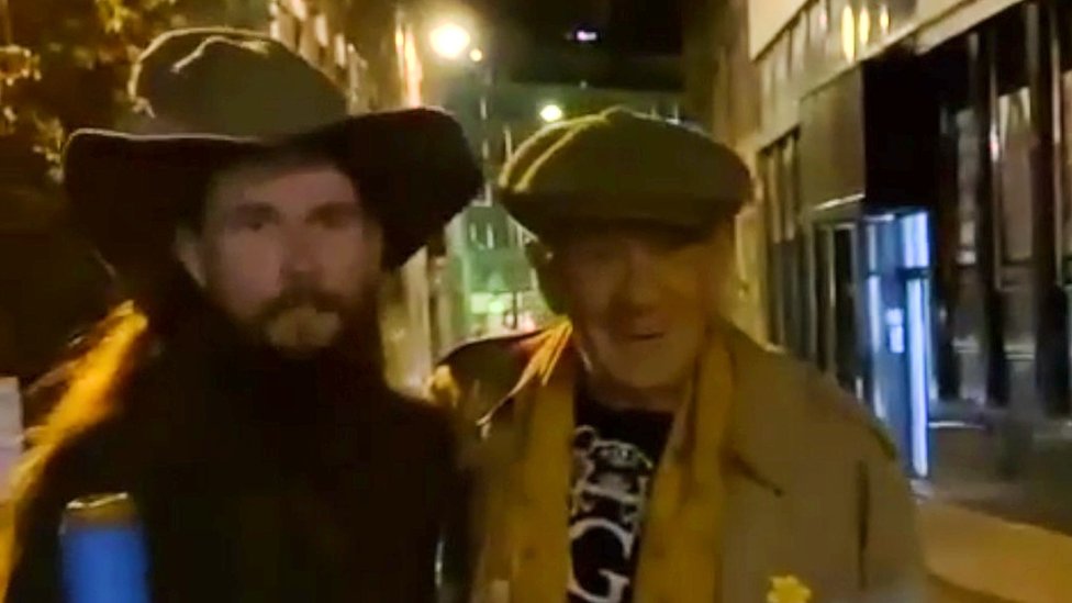 Gandalf meets 'Gandalf': Ian McKellen surprises fan