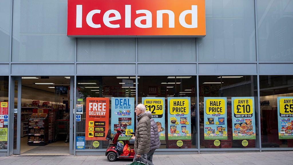 does iceland supermarket sell cigarettes Iceland supermarket offering £1 reward for reporting shoplifters