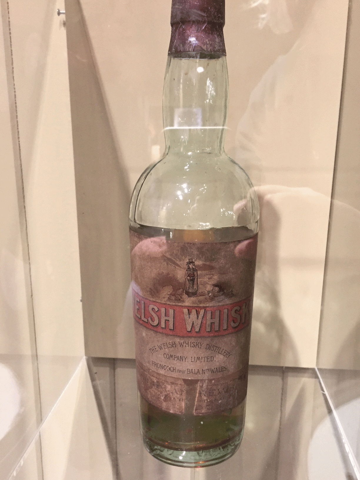 Бутылка старого валлийского виски