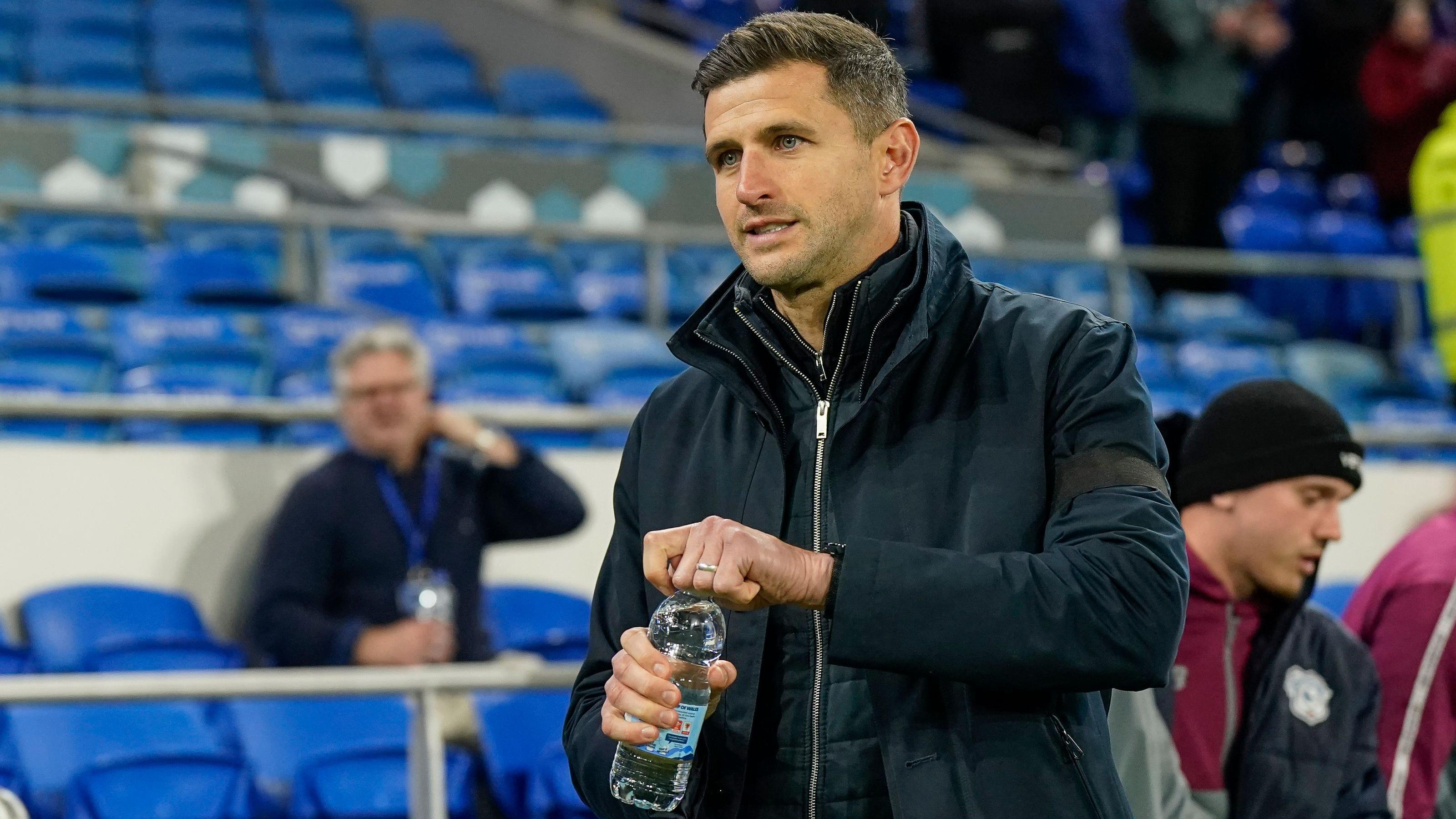 John Mousinho says struggling Portsmouth have 'mentality issue' - BBC Sport