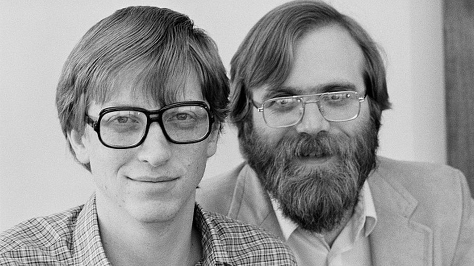 Bill Gates y Paul Allen fundaron Microsoft en 1975. Bill Gates