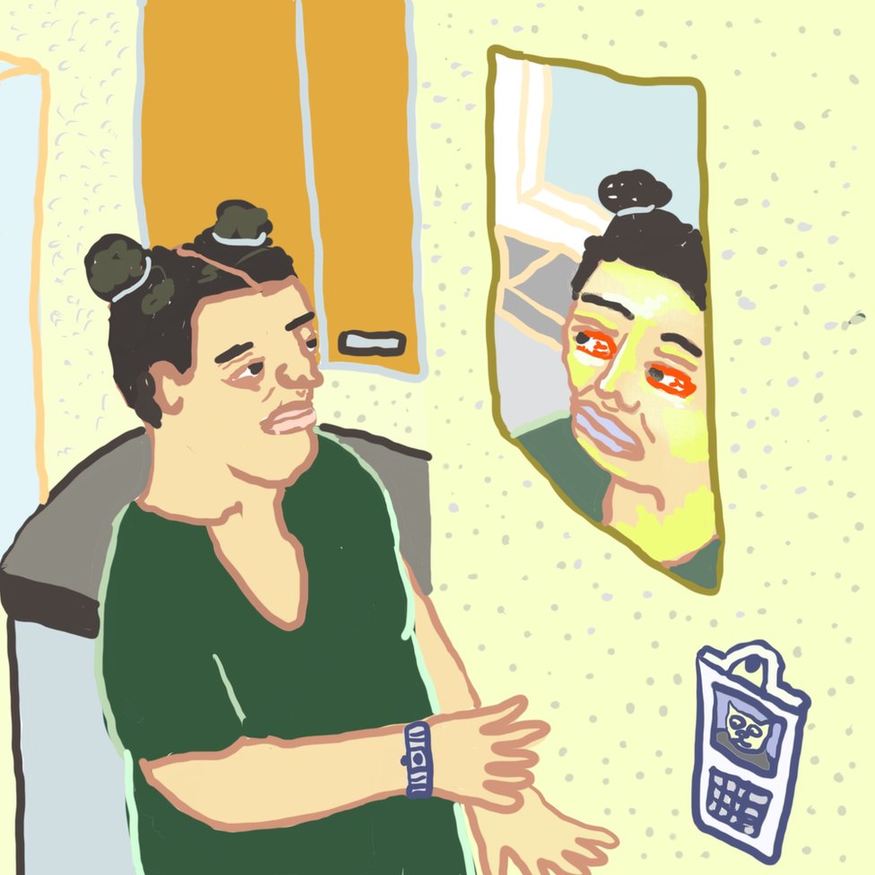 Ilustracija: Monik se gleda u ogledalu