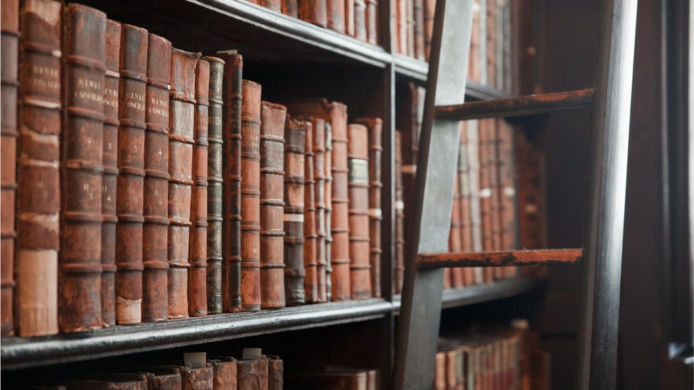Команда из Квинс и Кембриджа потратила пять лет на изучение старых рукописей и текстов