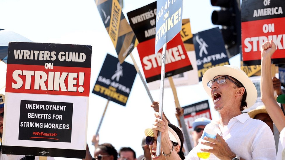 Hollywood writers in deal to end US studio strike