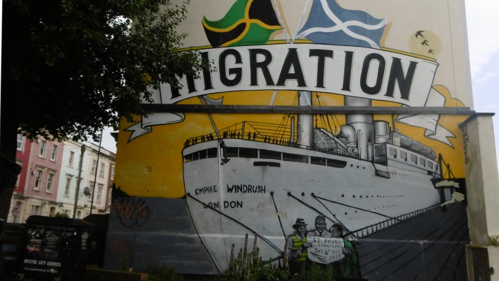 Фреска в Бристоле, посвященная миграции Виндраш из Карибского моря в 1960-е гг.