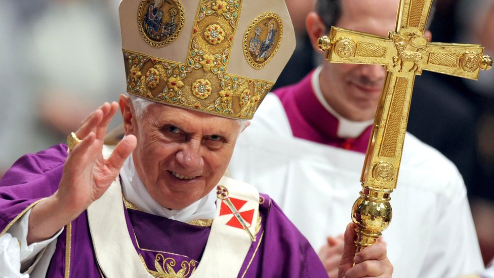 本篤十六世在聖伯多祿大教堂主持約望·保祿二世教宗紀念彌撒（29/3/2010）