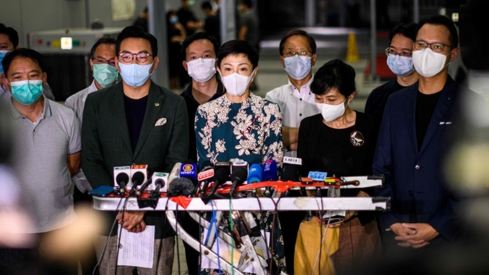 Tanya Chan dan aktivis prodemokrasi lainnya di Hong Kong.