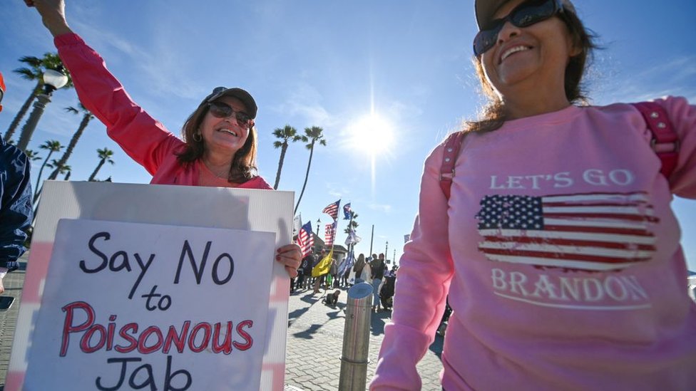 Protestos contra vacinas na Califórnia