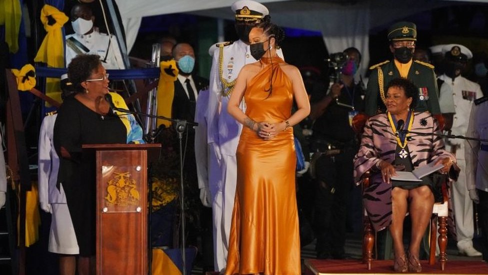 蕾哈娜（Rihanna）參加巴巴多斯共和國成立儀式