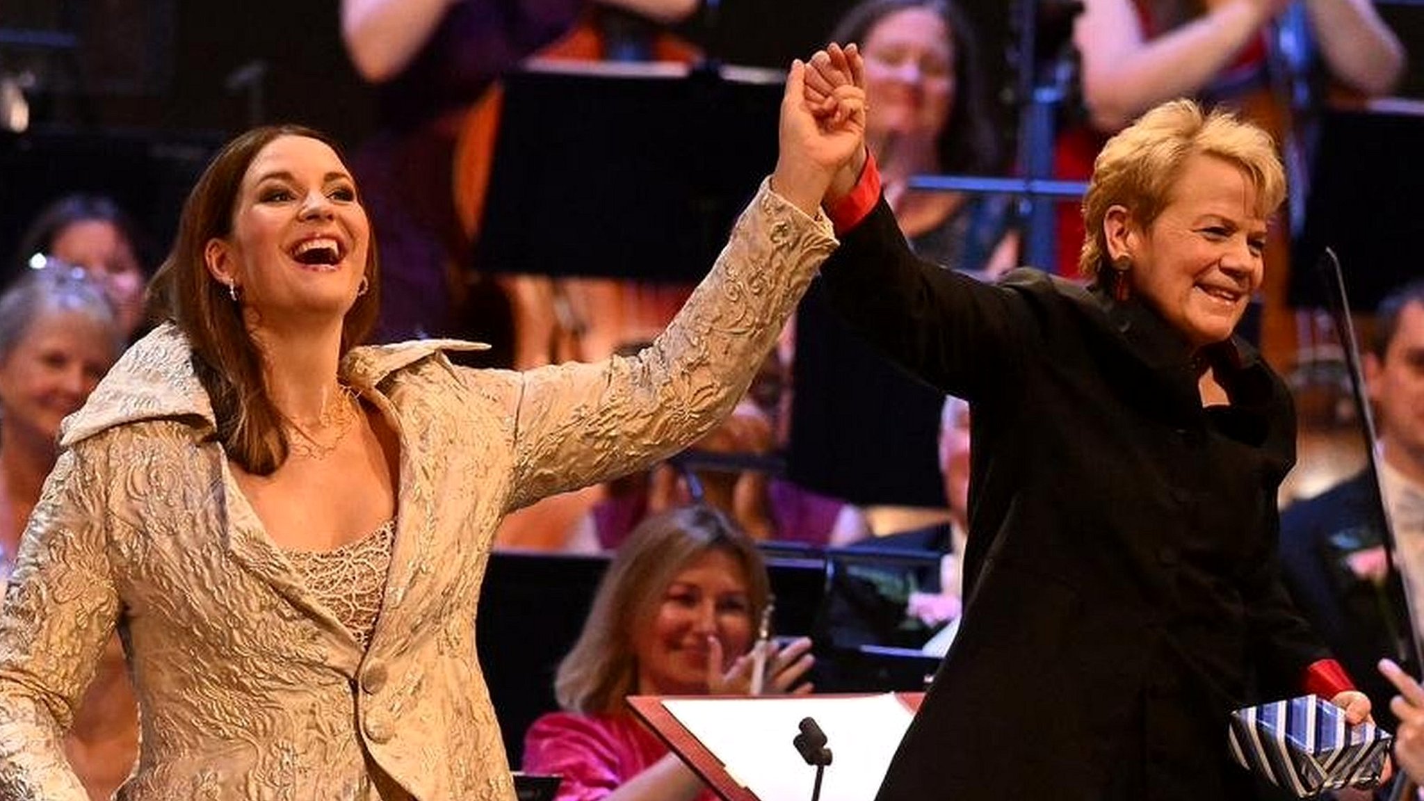 Last night of the Proms: Sweltering heat fails to dampen the audience's  spirits