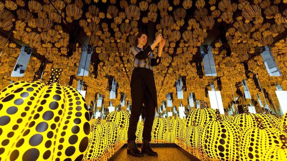 Yayoi Kusama: Inflatable polka dot art goes on display - BBC Newsround