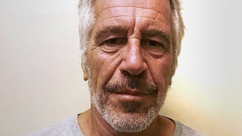 Jeffrey Epstein tenía más de 50 cuentas por millones de dólares en JP Morgan.