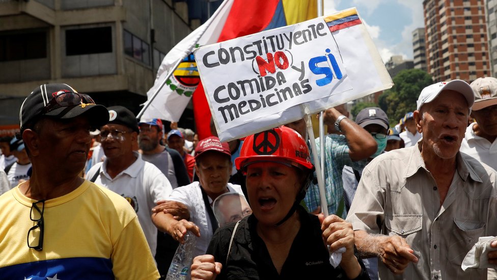 La oposición ha mostrado su rechazo a la Constituyente como solución a los problemas del país y reclama elecciones generales. Manifestantes antigubernamentales