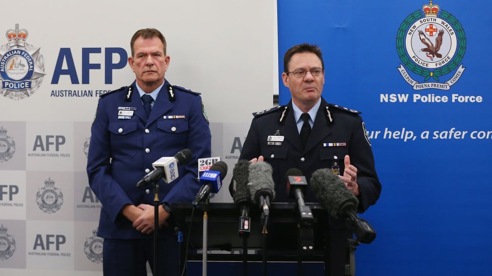 Два командира австралийской полиции дают пресс-конференцию по поводу заговора