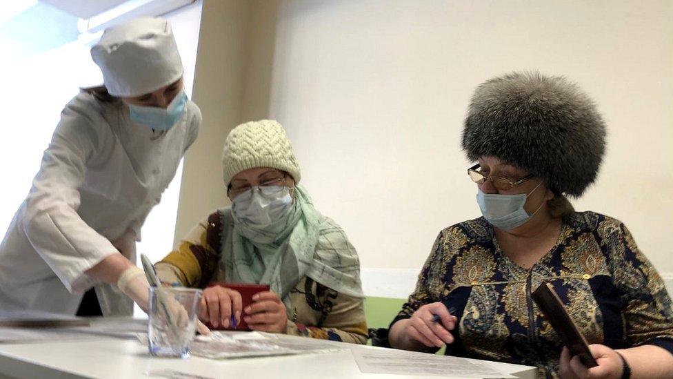 These retirees have registered in Perm to receive the COVID-19 vaccine, but supplies have been limited