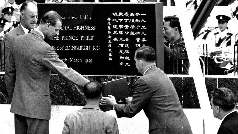 菲利普親王（左）主持香港九龍伊利沙伯醫院奠基典禮（7/3/1959）