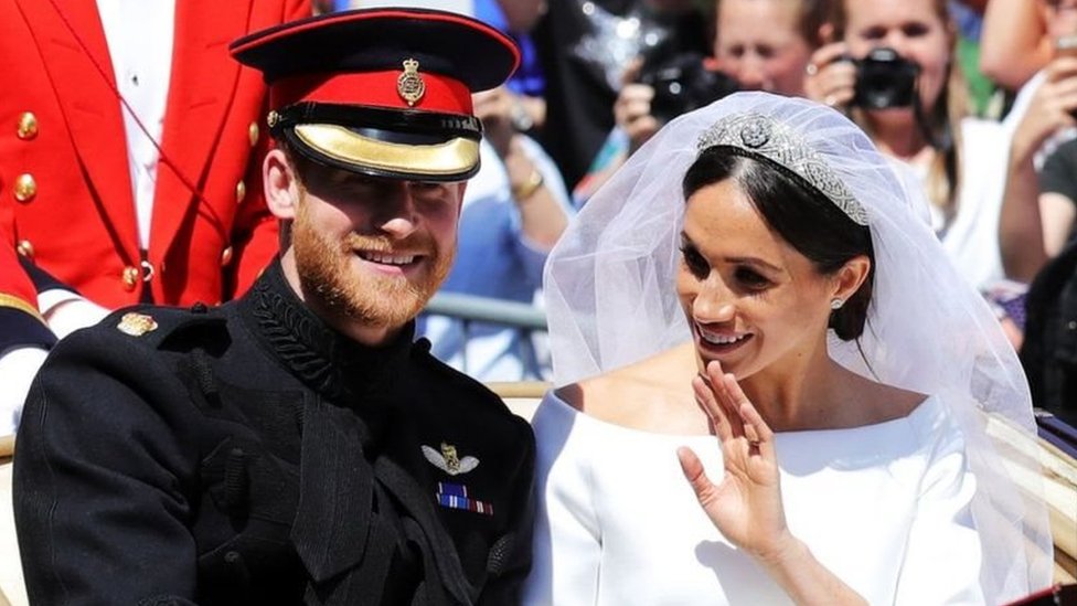 2018年5月19日，哈里、梅根在溫莎堡的婚禮吸引了全世界的目光，她的身世背景是談論焦點之一