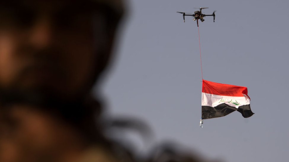 El Ejército de Estados Unidos utilizó armas de microondas para desactivar drones en las guerras de Afganistán e Irak. El Ejército de Estados Unidos utilizó armas de microondas para desactivar drones en las guerras de Afganistán e Irak.