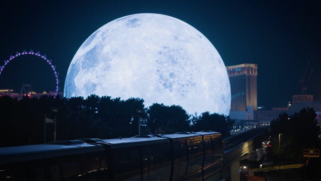 World's largest video screen transforms the Las Vegas skyline