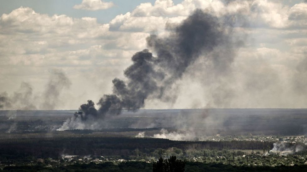 Severodonetsk: Zelensky ties fate of east Ukraine to battle for city