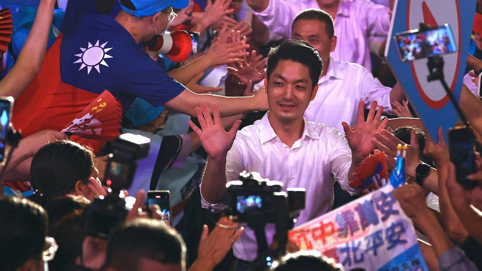 Wayne Chiang, Taipei mayoral candidate of the oppositions party Kuomintang (KMT) arrives at a rally ahead of the election in Taoyuan, Taiwan, November 19, 2022
