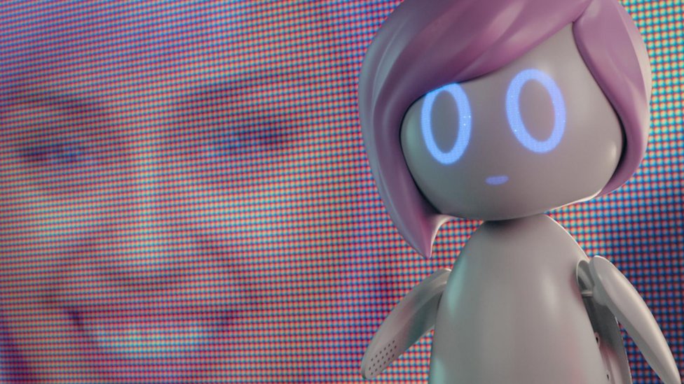 Da li treba da stremimo tome da roboti izgledaju identično kao ljudi ili kao naše slatke crtanofilmske verzije?