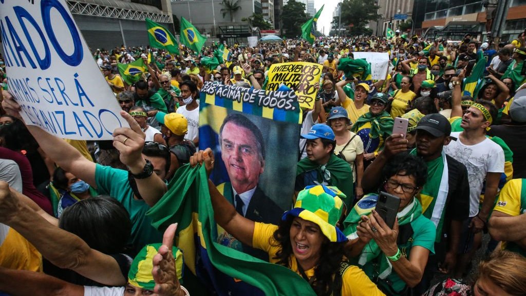 Frente a frente: o que dizem manifestantes que irão às ruas contra e a favor de Bolsonaro no 7 de Setembro - BBC News Brasil