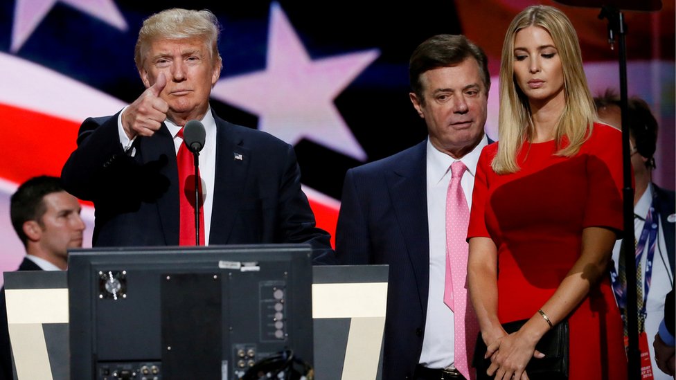 Trump y su hija Ivanka, y Manafort en un congreso republicano en 2016.